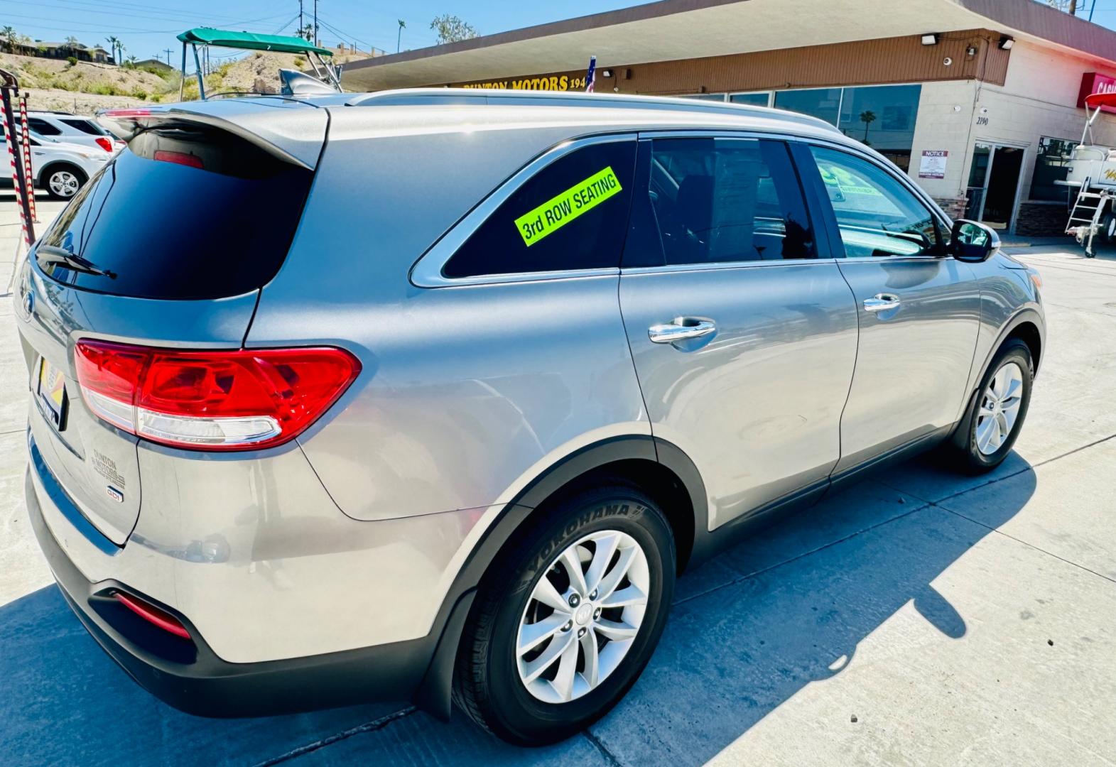 2017 Silver Kia Sorento (5XYPG4A35HG) , located at 2190 Hwy 95, Bullhead City, AZ, 86442, (928) 704-0060, 0.000000, 0.000000 - 2017 kia sorento L. 2.4 i4 engine. New engine with warranty installed 4/4/24. bluetooth, backup camera, satellite radio. this suv is fully loaded IN house financing available. Free warranty, free carfax. - Photo#11